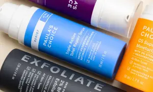 Siero viso Paula's Choice con niacinamide e retinolo, per combattere linee e discromie.