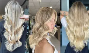 Tre donne con capelli biondi ondulati, che mostrano una cartella colori capelli freddi con sfumature naturali e luminose.