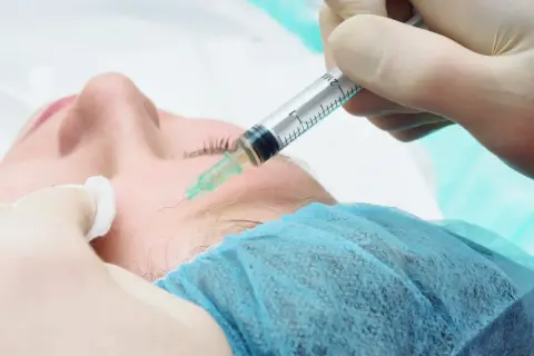 Iniezione di fosfatidilcolina per migliorare l'aspetto della pelle. La fosfatidilcolina a cosa serve? A rigenerare e nutrire.