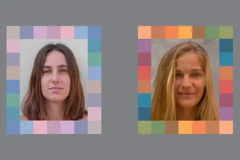 Armocromia estate capelli: due donne con palette di colori che evidenziano le tonalità adatte.