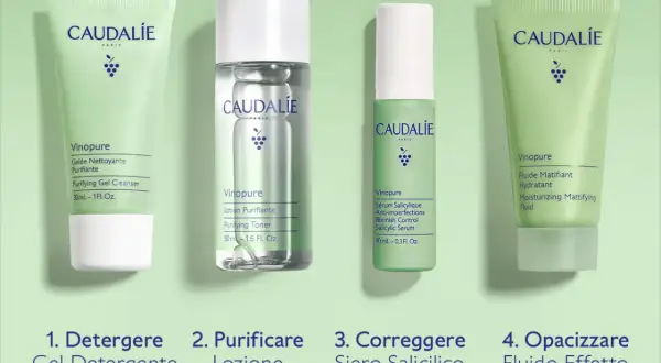 La linea Caudalie Vinopure per skincare routine pelle grassa e acneica: gel detergente, lozione purificante, siero salicilico e fluido mat idratante.